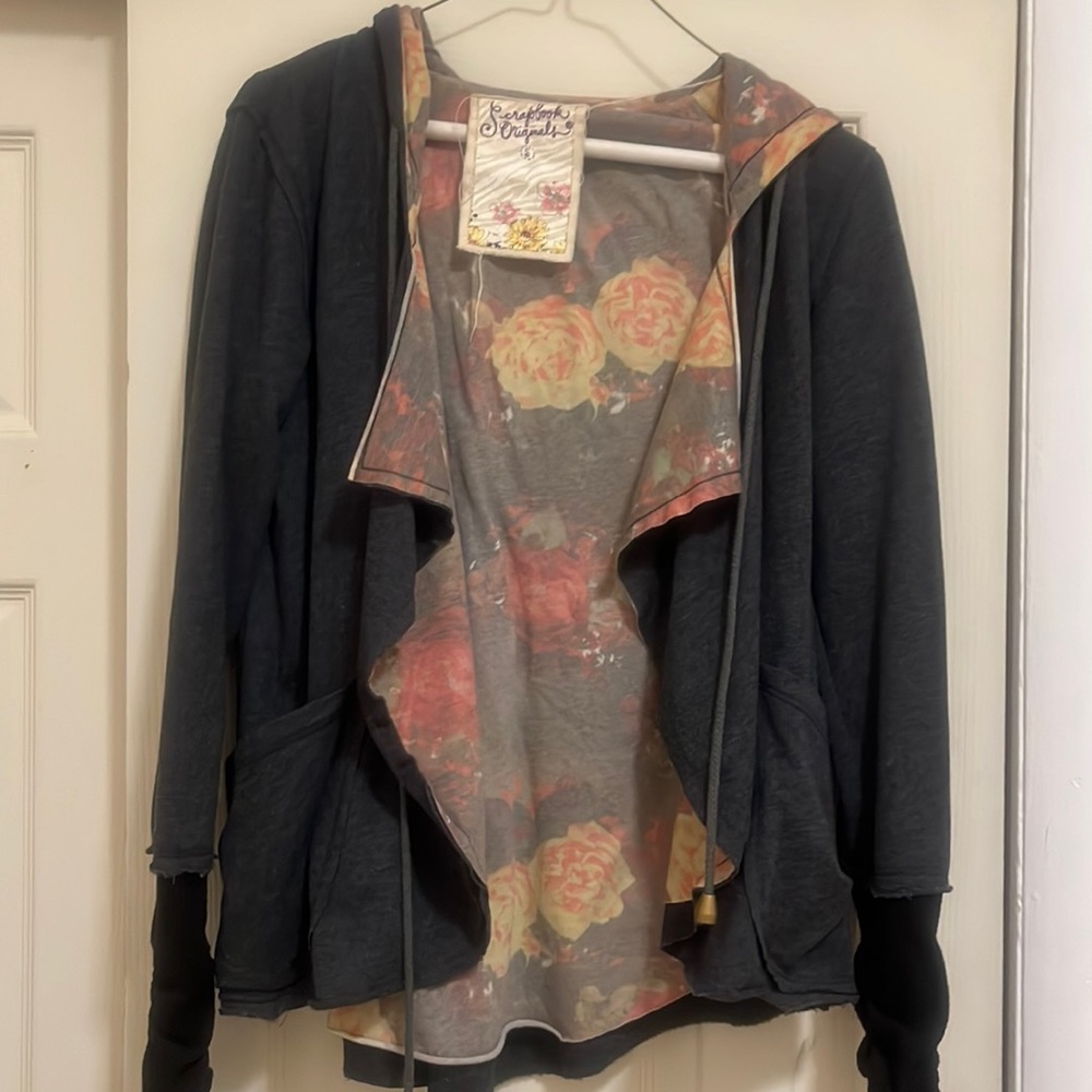 Dark Grey Exterior / Floral Interior Hoodie - Size Small
